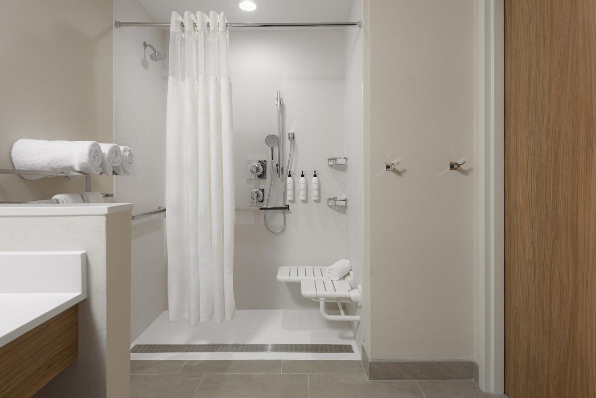 Fairfield By Marriott Inn & Suites Cincinnati Oakley Екстериор снимка